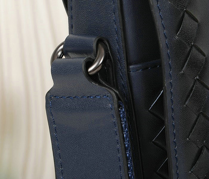 Bottega Veneta cross body messenger 86013 royalblue